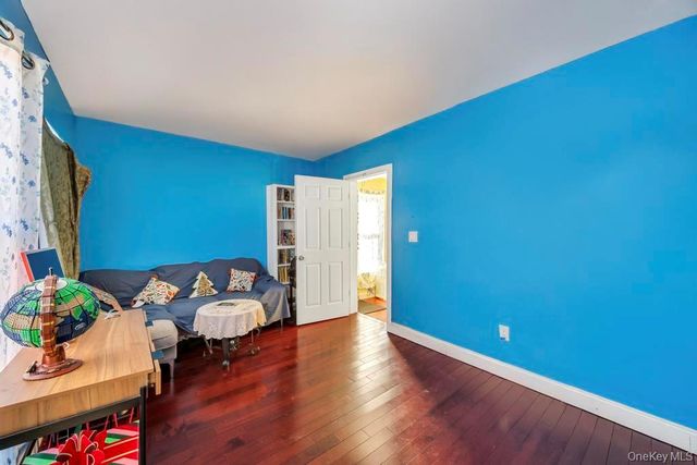 95-26 86th St, Ozone Park, NY 11416