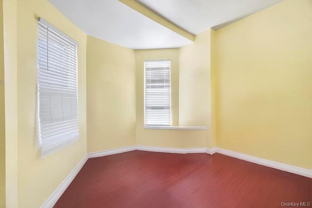 95-26 86th St, Ozone Park, NY 11416