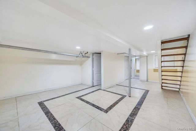 95-26 86th St, Ozone Park, NY 11416