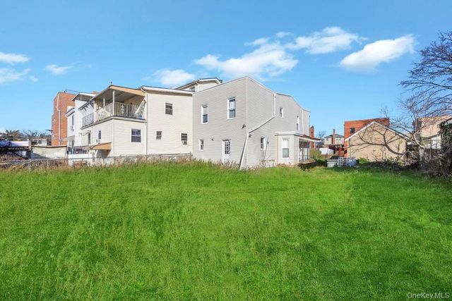 95-26 86th St, Ozone Park, NY 11416