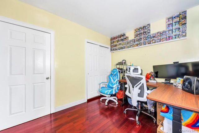 95-26 86th St, Ozone Park, NY 11416