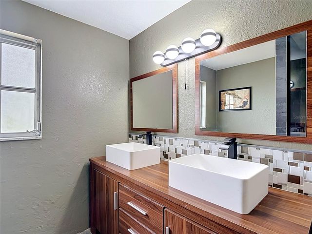 5433 FRONT DRIVE, Holiday, FL 34690