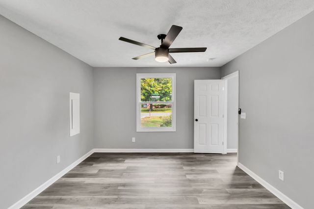 1806 Greerson Dr, Murfreesboro, TN 37130