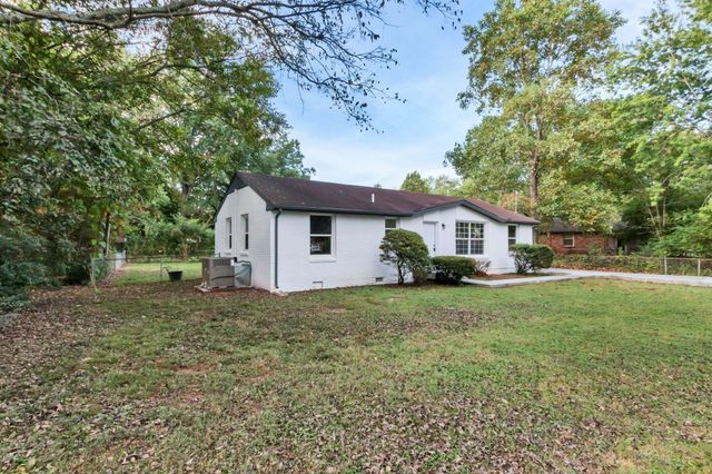 1806 Greerson Dr, Murfreesboro, TN 37130