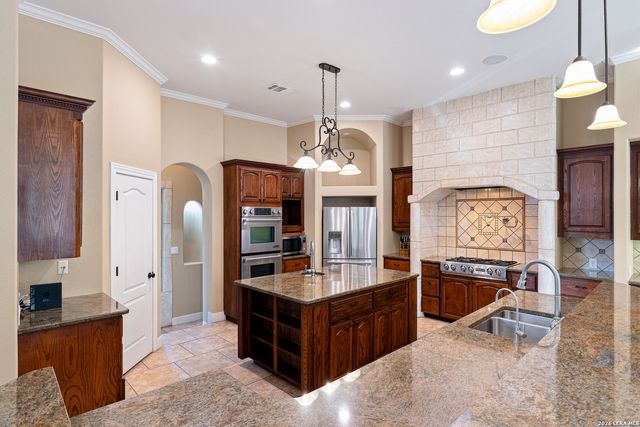 18875 Shadow Canyon, Helotes, TX 78023