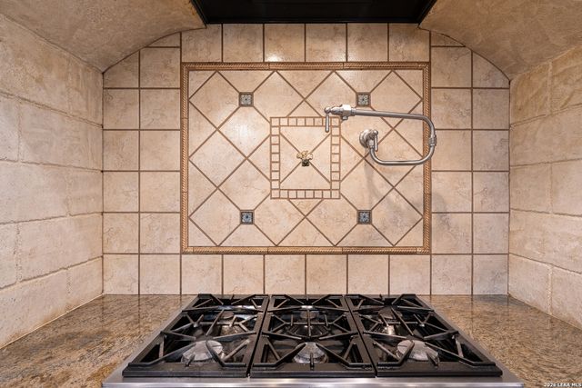 18875 Shadow Canyon, Helotes, TX 78023