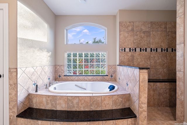 18875 Shadow Canyon, Helotes, TX 78023