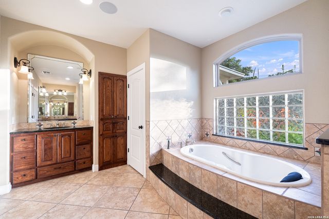 18875 Shadow Canyon, Helotes, TX 78023