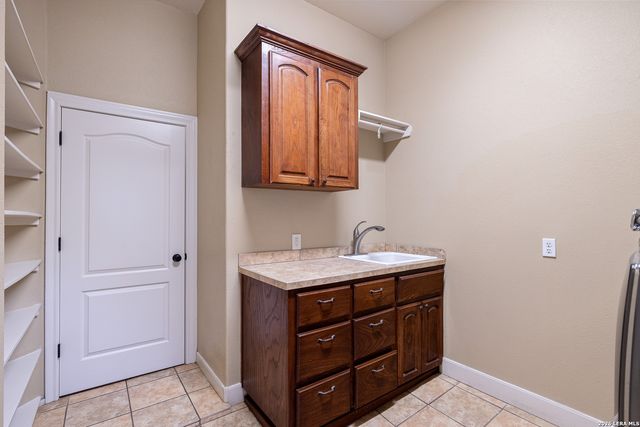 18875 Shadow Canyon, Helotes, TX 78023