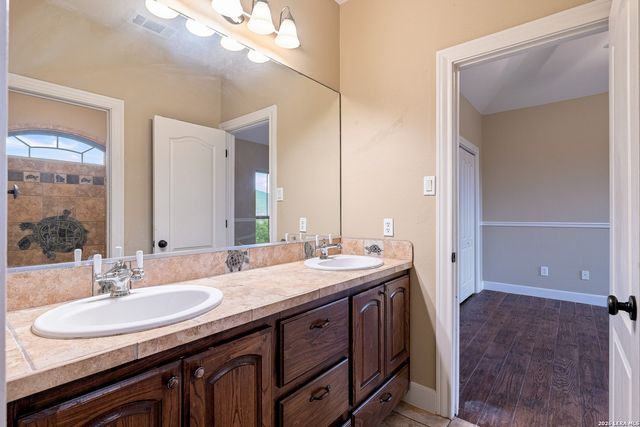 18875 Shadow Canyon, Helotes, TX 78023