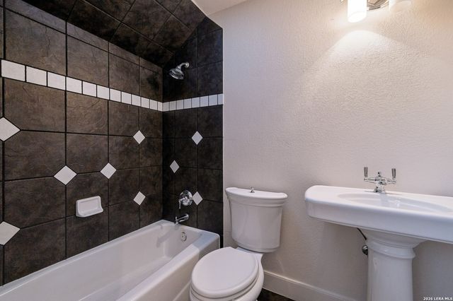 18875 Shadow Canyon, Helotes, TX 78023