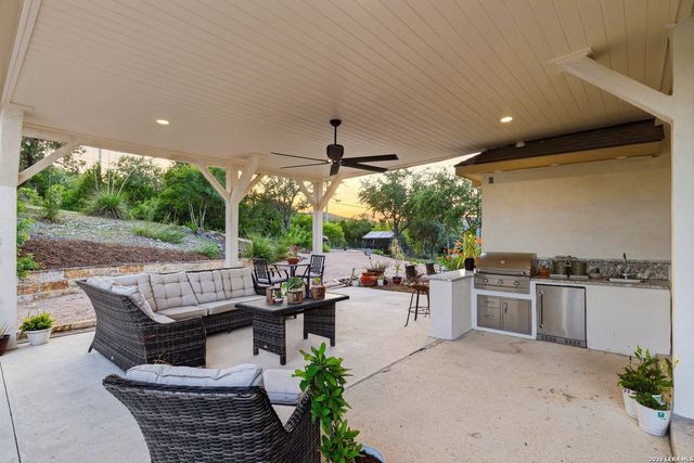 18875 Shadow Canyon, Helotes, TX 78023