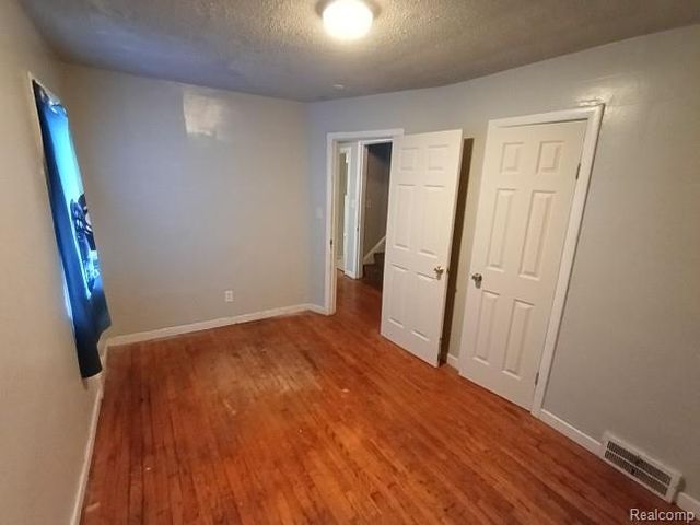 15503 EDMORE Drive, Detroit, MI 48205