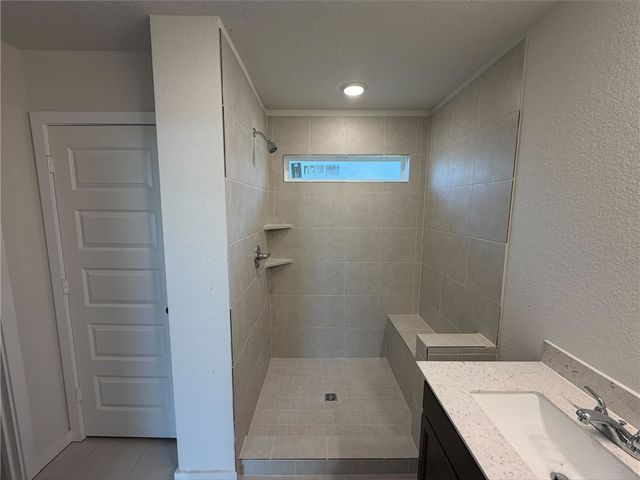 317 Harvest Lake Drive, Snook, TX 77878