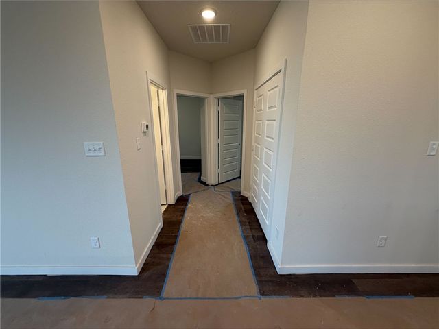 317 Harvest Lake Drive, Snook, TX 77878