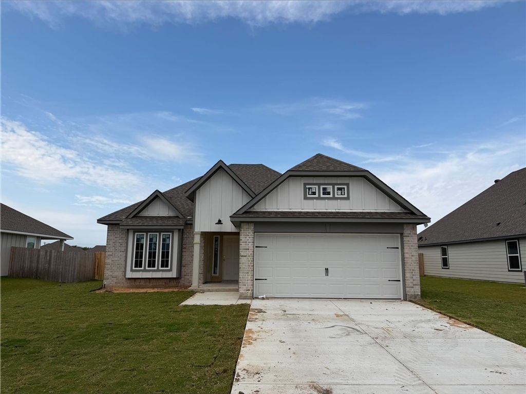 317 Harvest Lake Drive, Snook, TX 77878