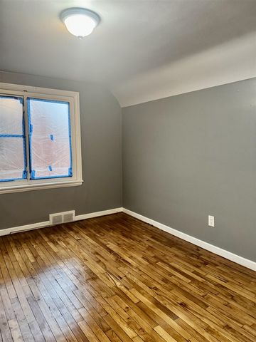 11566 Sanford Avenue, Detroit, MI 48205