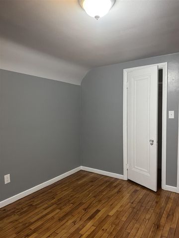 11566 Sanford Avenue, Detroit, MI 48205
