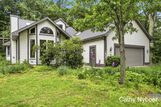 13462 Lakeshore Avenue, Grand Haven Twp, MI 49417