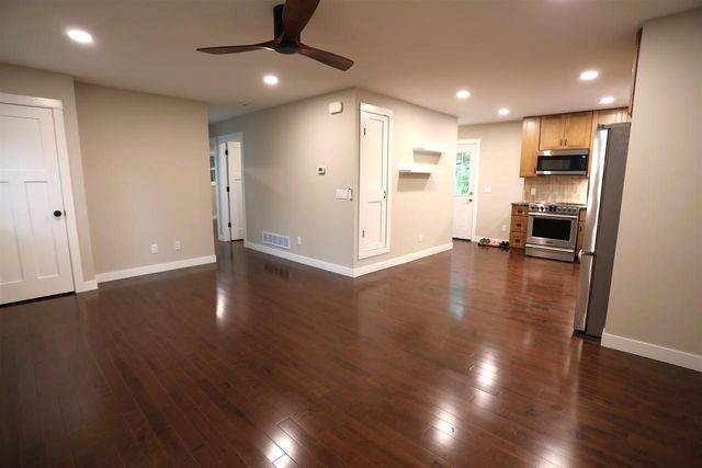 4222 School Road, Madison, WI 53704