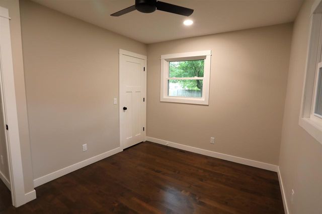 4222 School Road, Madison, WI 53704