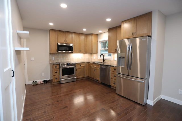 4222 School Road, Madison, WI 53704