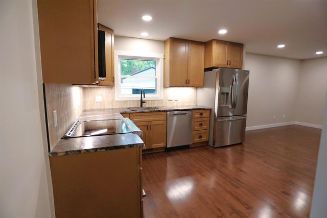 4222 School Road, Madison, WI 53704