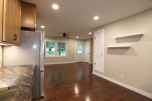 4222 School Road, Madison, WI 53704