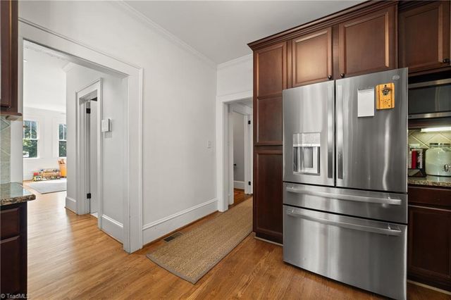 451 S Hawthorne Road, Winston-salem, NC 27103
