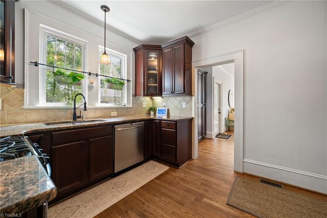 451 S Hawthorne Road, Winston-salem, NC 27103