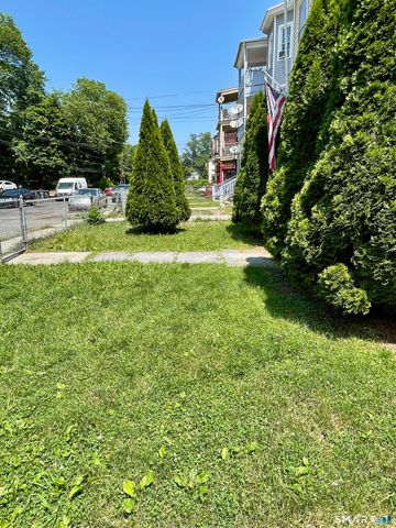 42 Cabot Street, Hartford, CT 06112