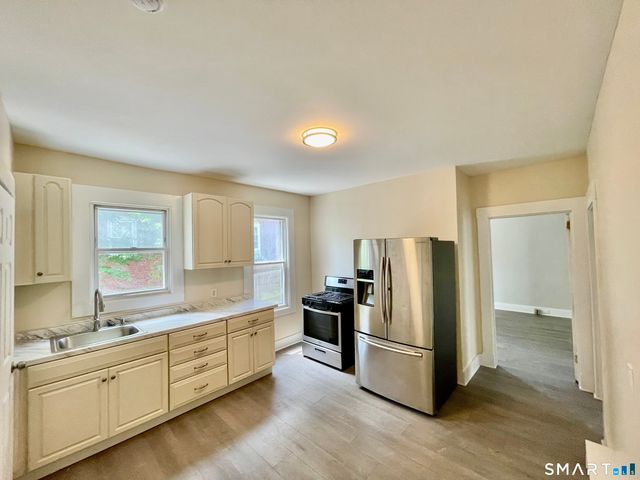 42 Cabot Street, Hartford, CT 06112