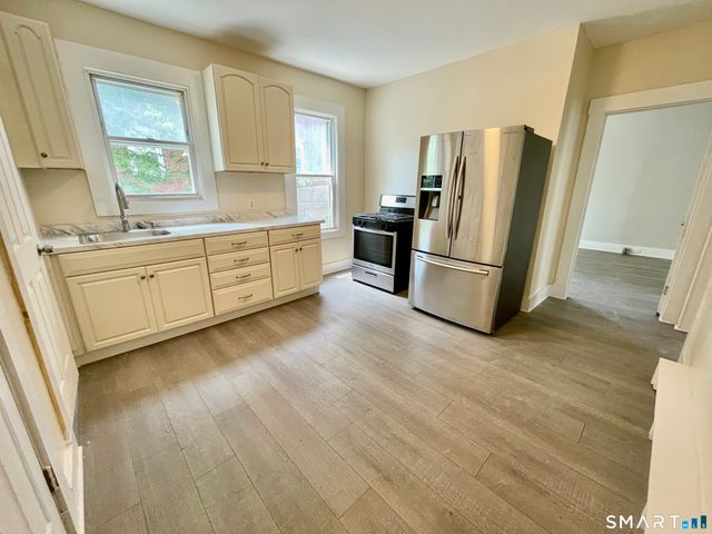 42 Cabot Street, Hartford, CT 06112