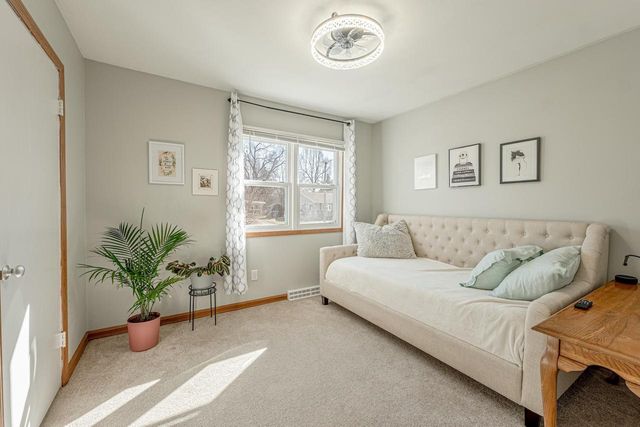 906 CHICORY Way, Sun Prairie, WI 53590