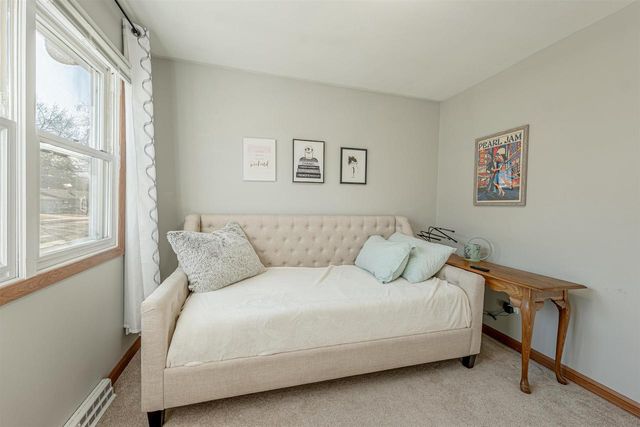 906 CHICORY Way, Sun Prairie, WI 53590