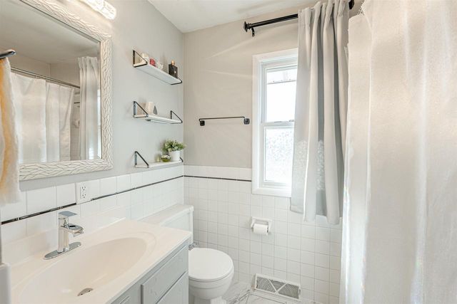 906 CHICORY Way, Sun Prairie, WI 53590