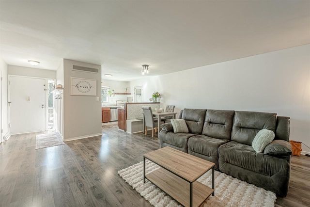 906 CHICORY Way, Sun Prairie, WI 53590