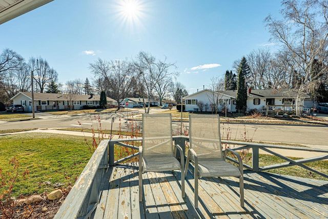 906 CHICORY Way, Sun Prairie, WI 53590