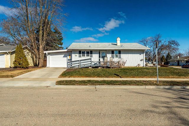 906 CHICORY Way, Sun Prairie, WI 53590