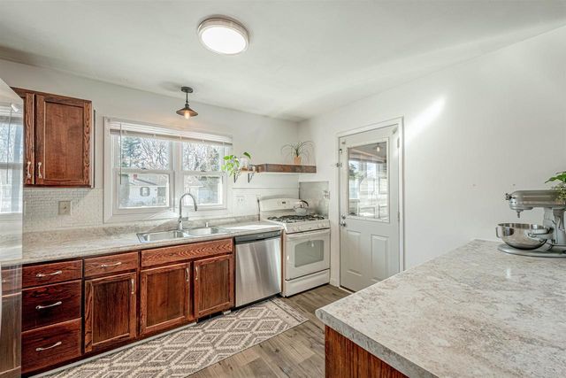 906 CHICORY Way, Sun Prairie, WI 53590