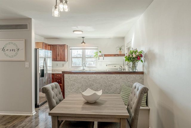 906 CHICORY Way, Sun Prairie, WI 53590