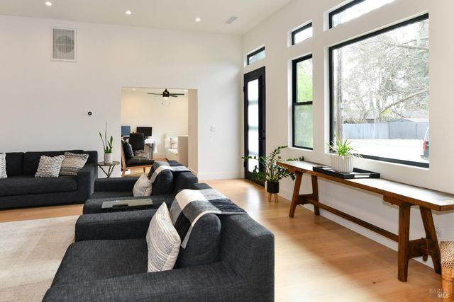 2470 W Pueblo Ave, Napa, CA 94558