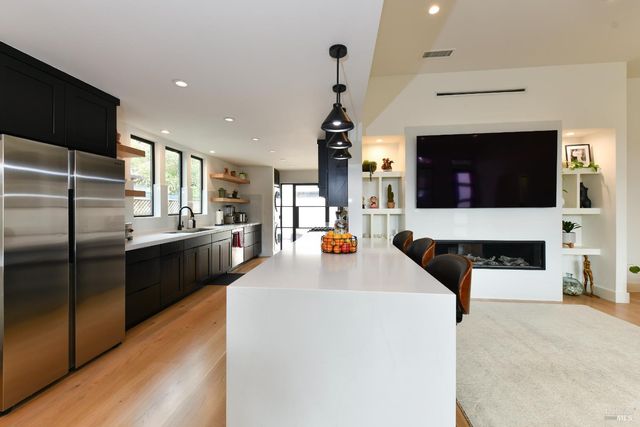 2470 W Pueblo Ave, Napa, CA 94558