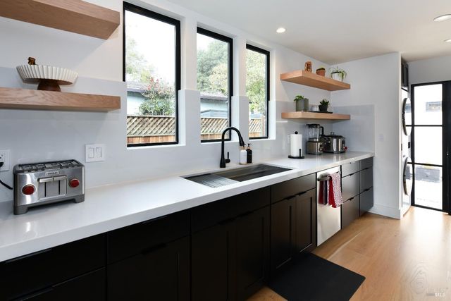 2470 W Pueblo Ave, Napa, CA 94558