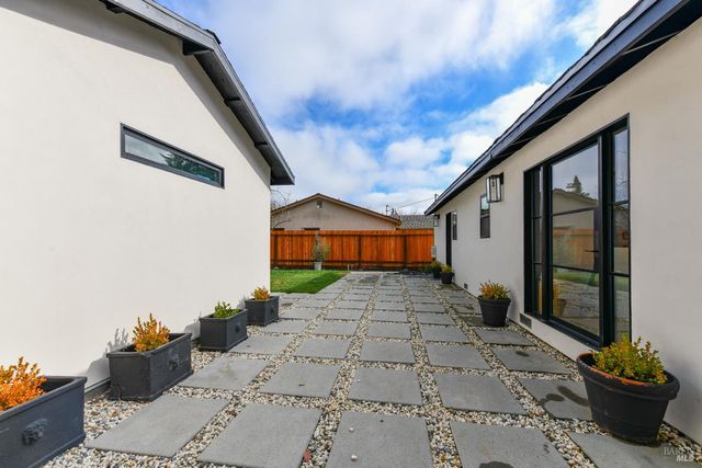 2470 W Pueblo Ave, Napa, CA 94558