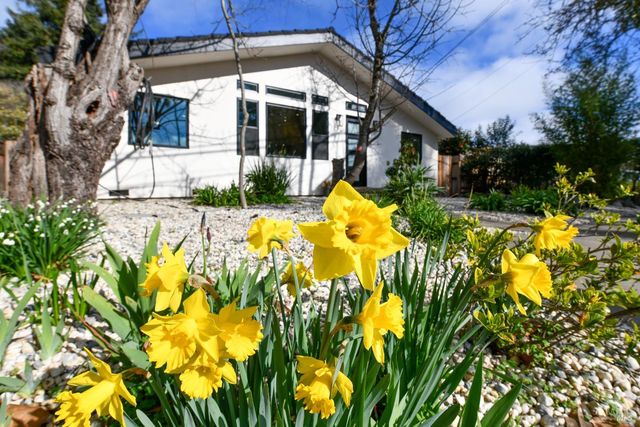 2470 W Pueblo Ave, Napa, CA 94558