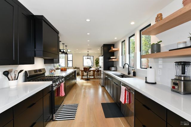 2470 W Pueblo Ave, Napa, CA 94558