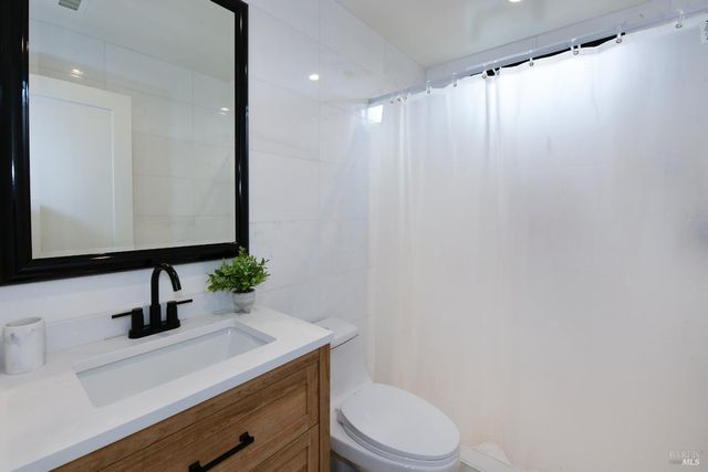 2470 W Pueblo Ave, Napa, CA 94558