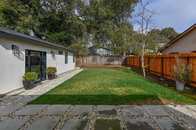 2470 W Pueblo Ave, Napa, CA 94558