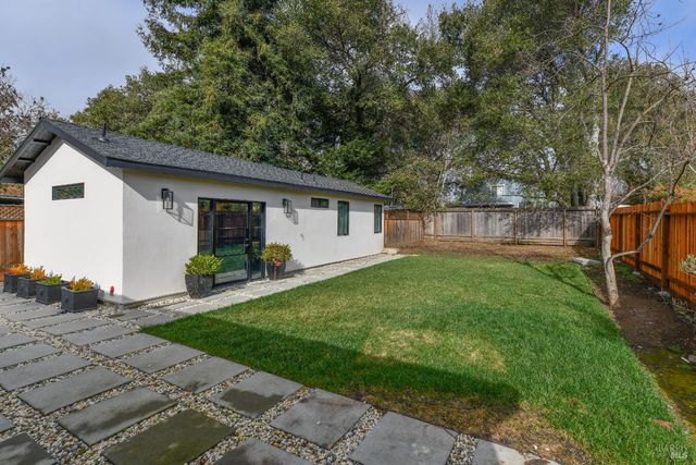 2470 W Pueblo Ave, Napa, CA 94558